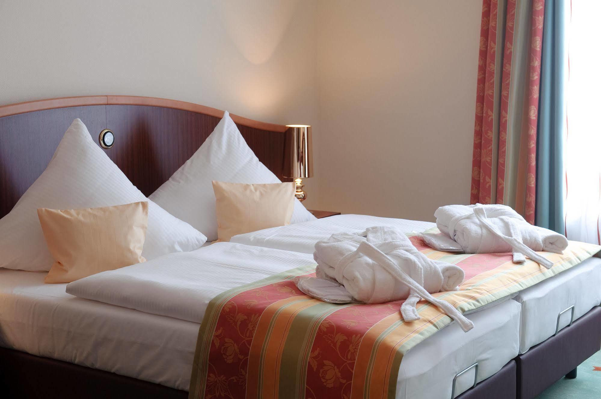 Stadthotel Stern Wismar Ngoại thất bức ảnh
